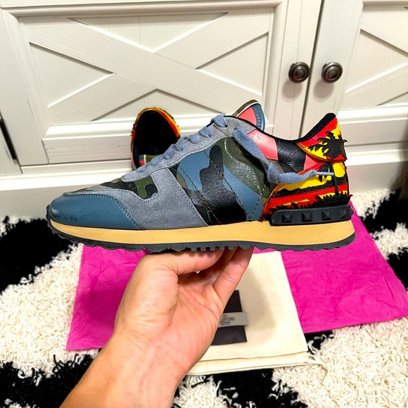 EUC Women’s Size 6.5 Valentino Garavani Rockrunner Sneakers In Hawaiian Style - Picture 5 of 16